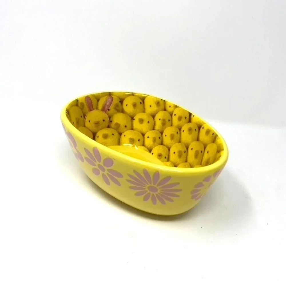 Target Easter Egg-Shaped Chicks Candy Treat Bowl Holiday Decor Serveware